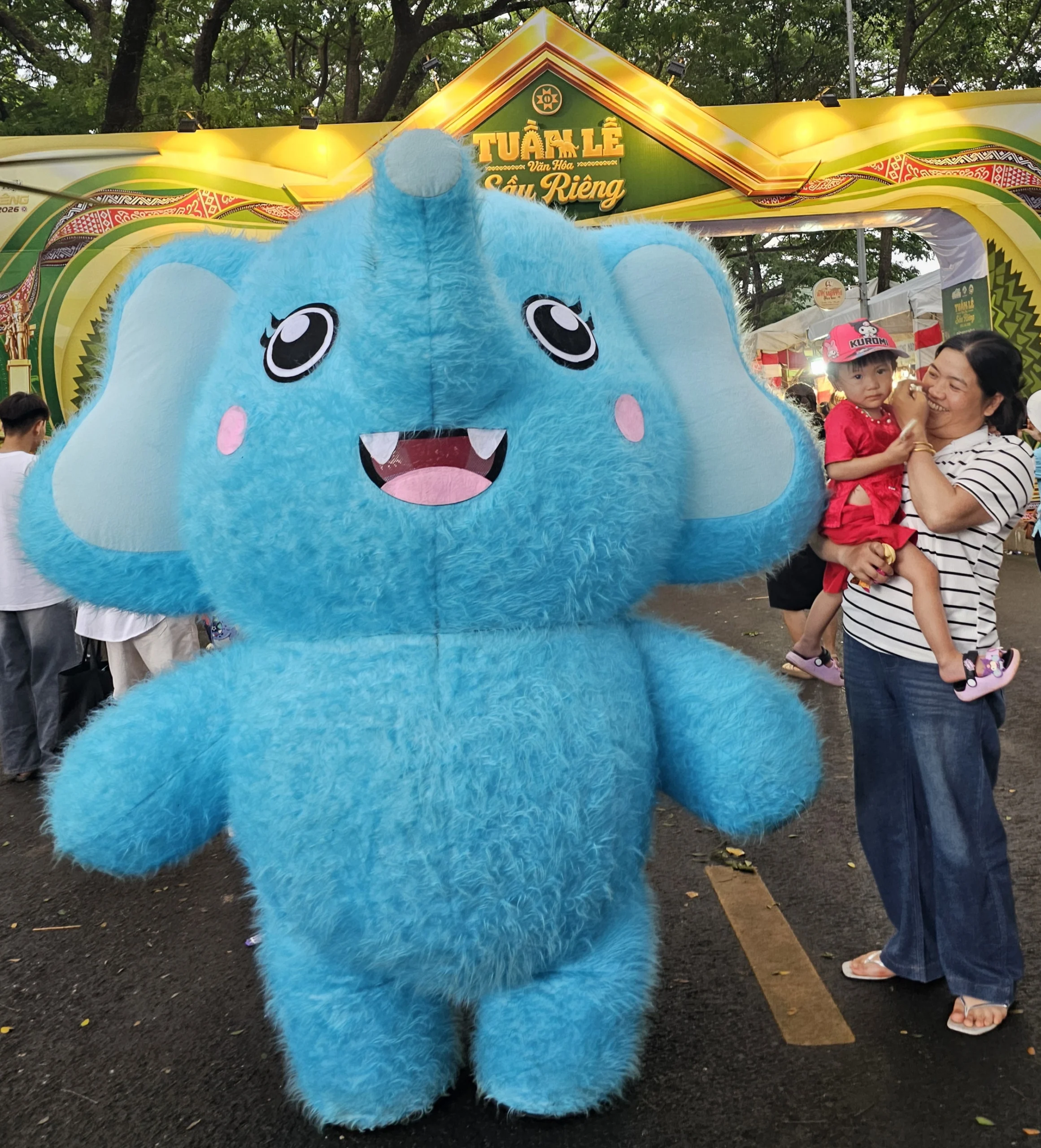 Mascot Hơi Voi Con